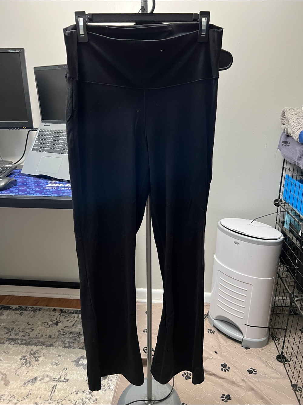 NWOT Old Navy Flare Studiosmooth High-Waist Stretch Pants